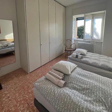 Casa Vacanze Le Violette Villa Brunate Luaran gambar