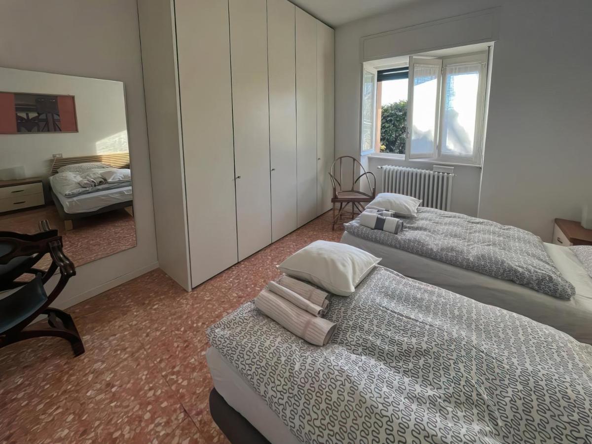 Casa Vacanze Le Violette Villa Brunate Luaran gambar