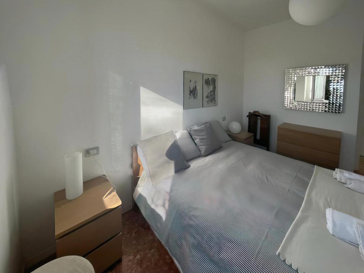 Casa Vacanze Le Violette Villa Brunate Luaran gambar