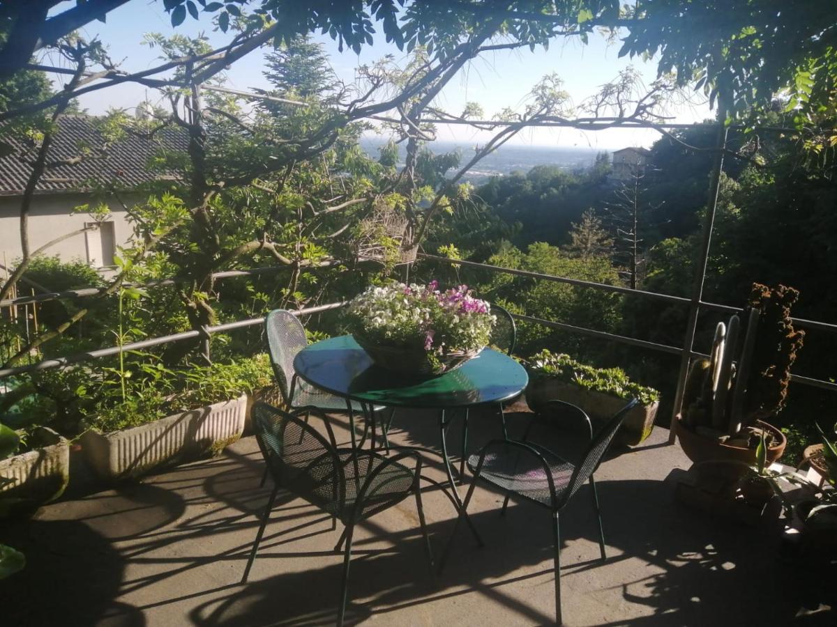 Casa Vacanze Le Violette Villa Brunate Luaran gambar